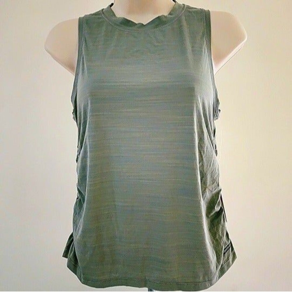 Reebok Core 10 Women's Harmony Green ACTIVChill Fitted Tank Size: S. NWT